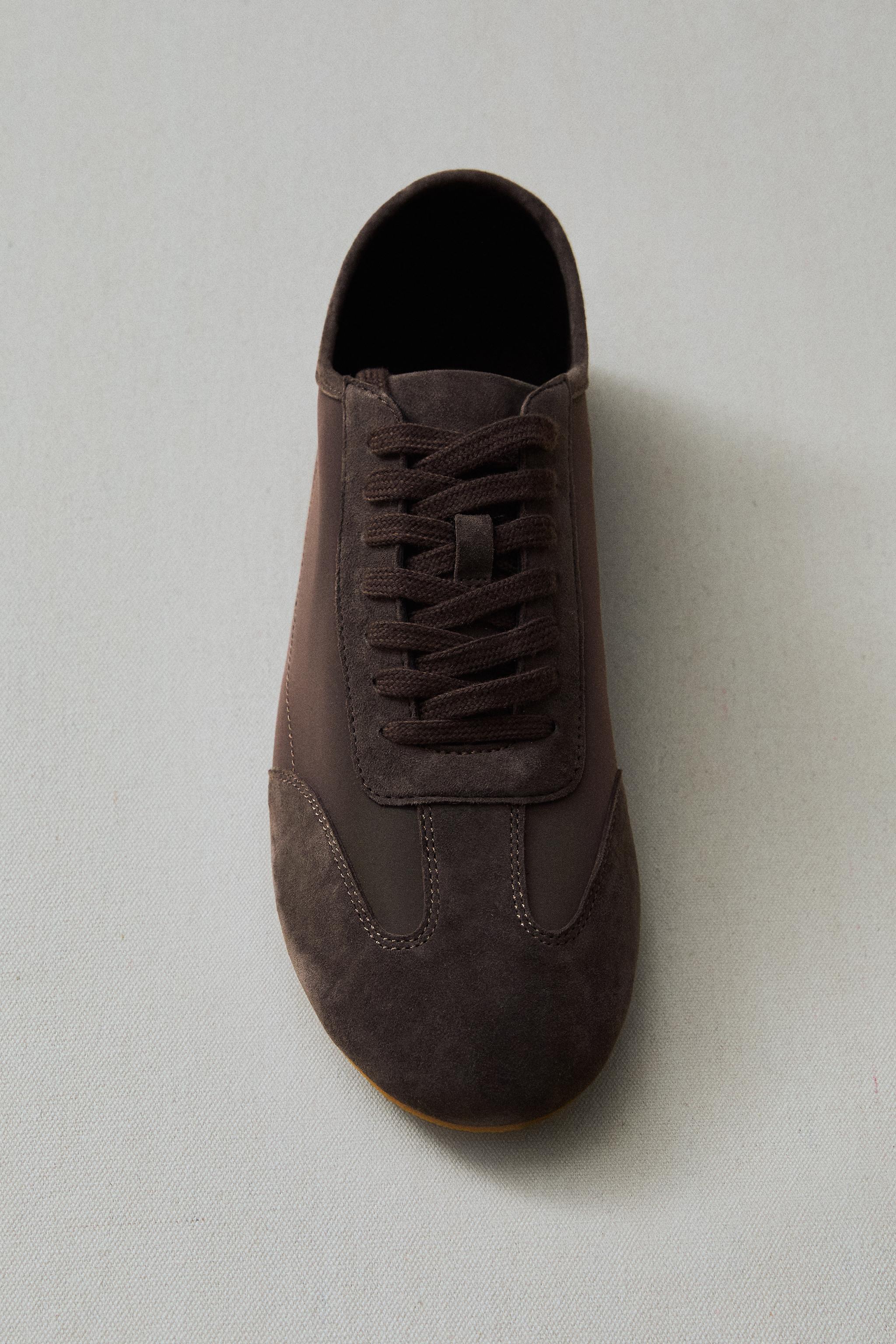 TENNIS EN CUIR